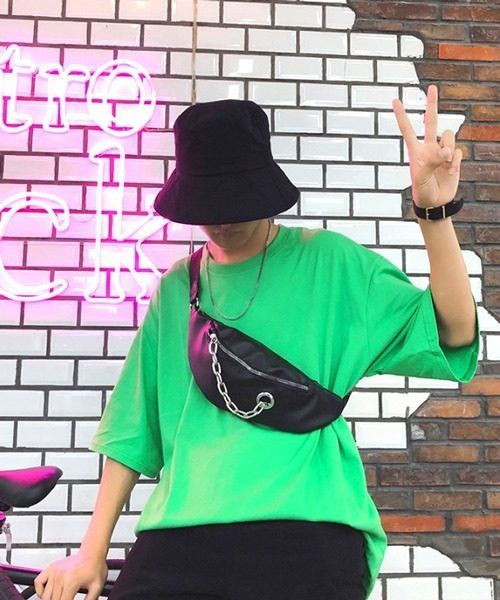 neos(ネオス)の「【neos -addictive design-】チェーンデザイン ボディバッグ(ボディバッグ/ウエストポーチ・メンズ・ブラック・FREE)」の5枚目の写真