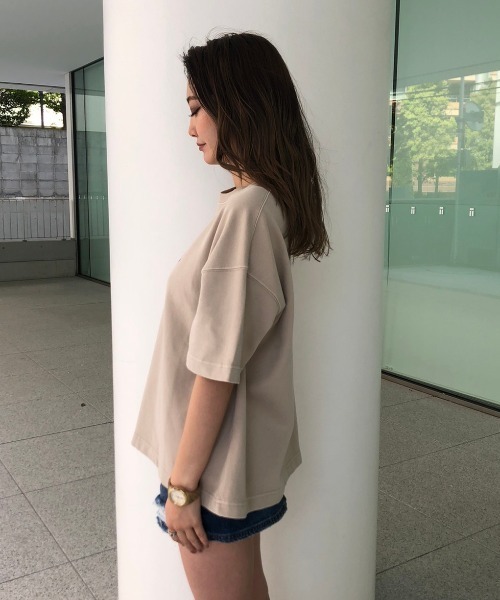 ENVYM（アンビー）の「ポイントロゴルーズＴｅｅ（Tシャツ/カットソー・レディース・ベージュ/ブラック/ブルー/ピンク・FREE）」の8枚目の写真