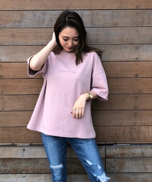 ENVYM（アンビー）の「ポイントロゴルーズＴｅｅ（Tシャツ/カットソー・レディース・ベージュ/ブラック/ブルー/ピンク・FREE）」の16枚目の写真