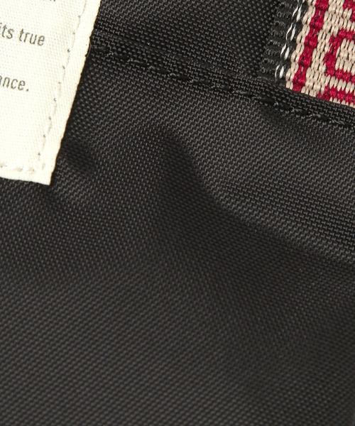 THEATRE PRODUCTS(シアタープロダクツ)の「【THEATRE PRODUCTS】別注サコッシュ(ショルダーバッグ・レディース・ブラック/ベージュ・FREE)」の4枚目の写真