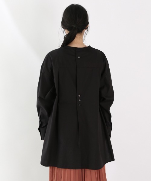 LOWRYS FARM（ローリーズファーム）の「バックスリットドレスシャツ　895051（シャツ/ブラウス・レディース・ブラック/グリーン/オフホワイト・FREE）」の13枚目の写真