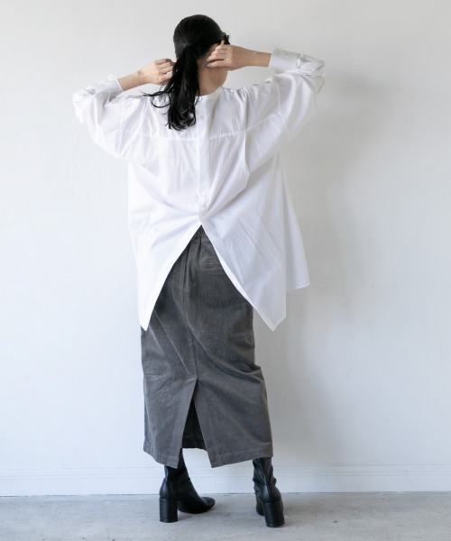 LOWRYS FARM（ローリーズファーム）の「バックスリットドレスシャツ　895051（シャツ/ブラウス・レディース・ブラック/グリーン/オフホワイト・FREE）」の19枚目の写真