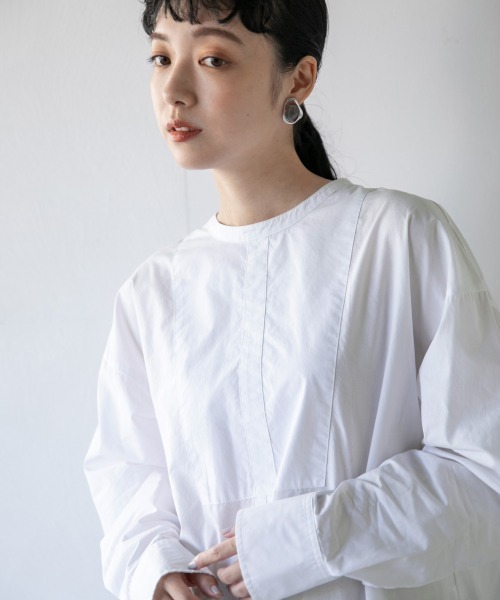 LOWRYS FARM（ローリーズファーム）の「バックスリットドレスシャツ　895051（シャツ/ブラウス・レディース・ブラック/グリーン/オフホワイト・FREE）」の21枚目の写真