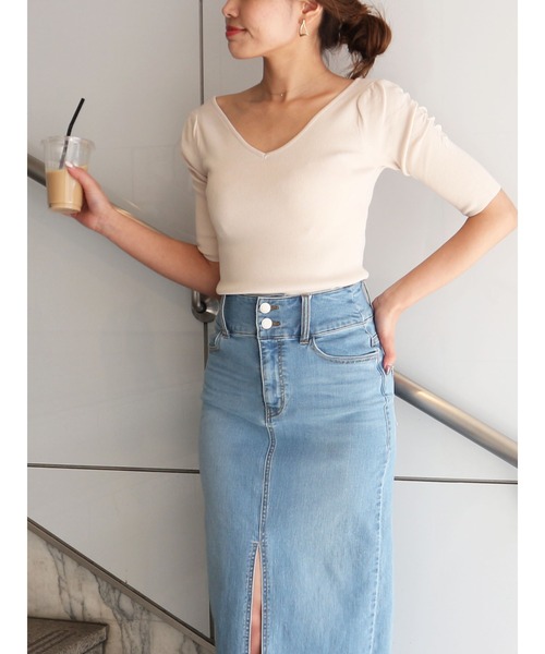 ROYAL PARTY（ロイヤルパーティー）の「【エコヴェロ】洗えるニットVネック半袖パワショルトップス（ニット/セーター・レディース・オフホワイト/ベージュ/ピンク/グリーン/ブルー/ネイビー/ブラック/マルチ/ホワイト系その他2/ブラック系その他・FREE）」の6枚目の写真