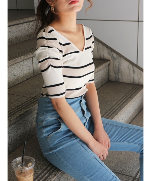 ROYAL PARTY（ロイヤルパーティー）の「【エコヴェロ】洗えるニットVネック半袖パワショルトップス（ニット/セーター・レディース・オフホワイト/ベージュ/ピンク/グリーン/ブルー/ネイビー/ブラック/マルチ/ホワイト系その他2/ブラック系その他・FREE）」の18枚目の写真