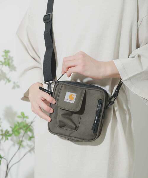 Carhartt（カーハート）の「carhartt　ESSENTIALSBAG S（ショルダーバッグ・メンズ・カーキ/ブラック/ブラウン・ONE）」の6枚目の写真
