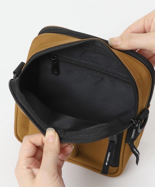 Carhartt（カーハート）の「carhartt　ESSENTIALSBAG S（ショルダーバッグ・メンズ・カーキ/ブラック/ブラウン・ONE）」の19枚目の写真