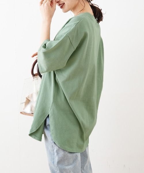 Futier land(フューティアランド)の「ラウンドカットBIGTシャツ(Tシャツ/カットソー・レディース・ホワイト/チャコールグレー/パープル/ブラウン/ミント/グレイッシュベージュ・MEDIUM)」の5枚目の写真