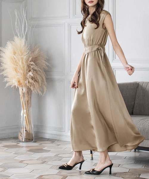 セール バックルベルト付きマットサテンワンピース ワンピース Julia Boutique ジュリアブティック のファッション通販 Zozotown