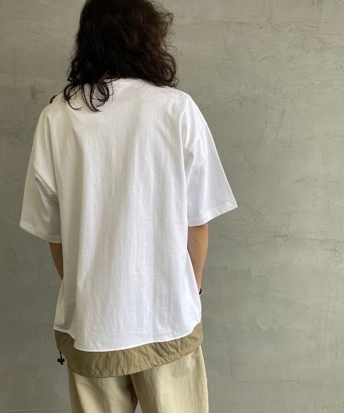 UNIVERSAL OVERALL（ユニバーサルオーバーオール）の「[UNIVERSAL OVERALL/ユニバーサルオーバーオール] 別注  バイカラー ビッグシルエットTシャツ（Tシャツ/カットソー・レディース・グレー/ホワイト/ブラック/ベージュ・L/S/M）」の16枚目の写真