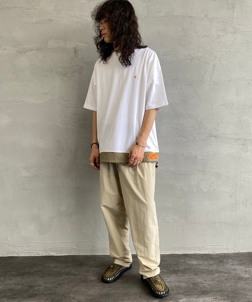 UNIVERSAL OVERALL（ユニバーサルオーバーオール）の「[UNIVERSAL OVERALL/ユニバーサルオーバーオール] 別注  バイカラー ビッグシルエットTシャツ（Tシャツ/カットソー・レディース・グレー/ホワイト/ブラック/ベージュ・L/S/M）」の15枚目の写真