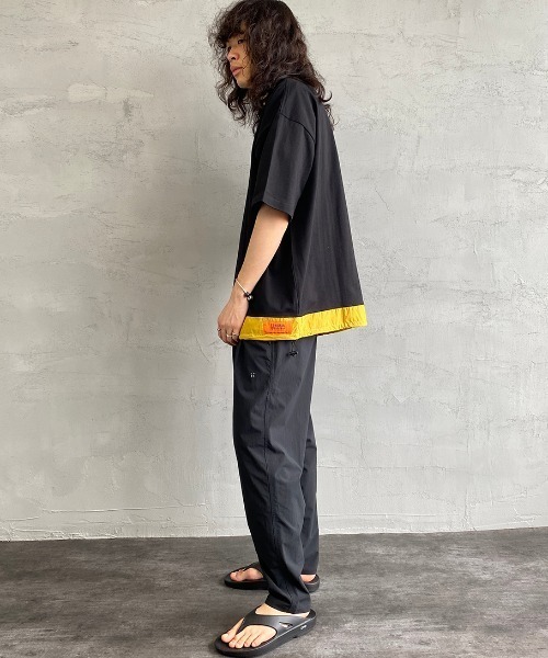 UNIVERSAL OVERALL（ユニバーサルオーバーオール）の「[UNIVERSAL OVERALL/ユニバーサルオーバーオール] 別注  バイカラー ビッグシルエットTシャツ（Tシャツ/カットソー・レディース・グレー/ホワイト/ブラック/ベージュ・L/S/M）」の6枚目の写真