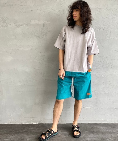 UNIVERSAL OVERALL（ユニバーサルオーバーオール）の「[UNIVERSAL OVERALL/ユニバーサルオーバーオール] 別注  バイカラー ビッグシルエットTシャツ（Tシャツ/カットソー・レディース・グレー/ホワイト/ブラック/ベージュ・L/S/M）」の13枚目の写真