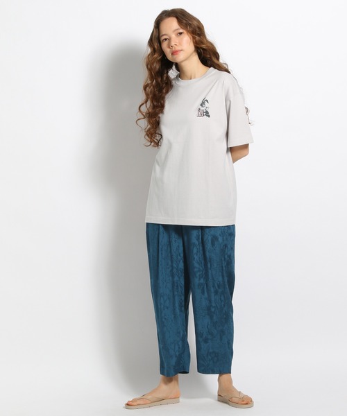 niko and...(ニコアンド)の「カレッジプリントTシャツ(Tシャツ/カットソー・レディース・ライトグレー/ベージュ/オフホワイト/チャコール・MEDIUM/LARGE)」の17枚目の写真