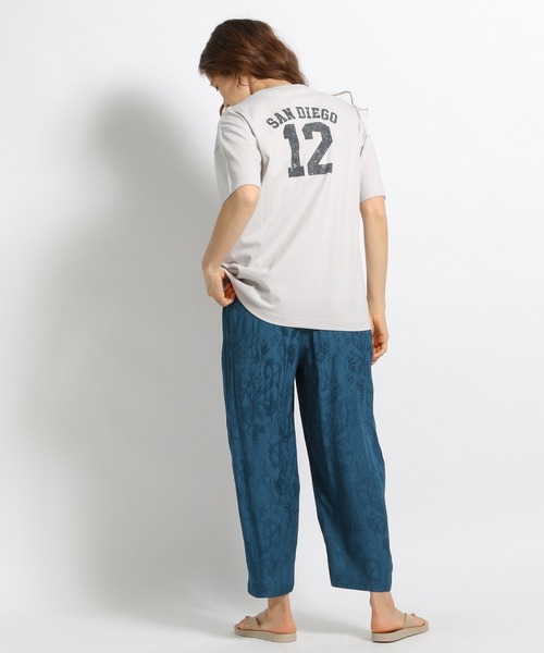 niko and...(ニコアンド)の「カレッジプリントTシャツ(Tシャツ/カットソー・レディース・ライトグレー/ベージュ/オフホワイト/チャコール・MEDIUM/LARGE)」の20枚目の写真