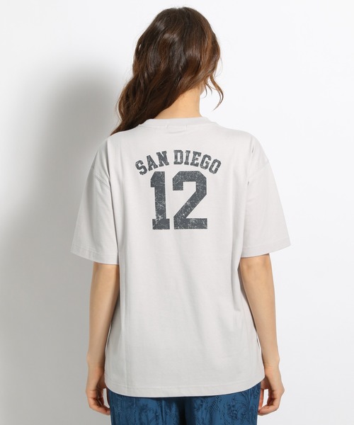 niko and...(ニコアンド)の「カレッジプリントTシャツ(Tシャツ/カットソー・レディース・ライトグレー/ベージュ/オフホワイト/チャコール・MEDIUM/LARGE)」の11枚目の写真