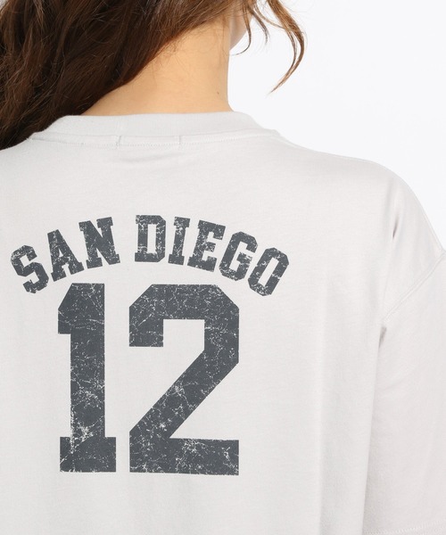 niko and...(ニコアンド)の「カレッジプリントTシャツ(Tシャツ/カットソー・レディース・ライトグレー/ベージュ/オフホワイト/チャコール・MEDIUM/LARGE)」の14枚目の写真