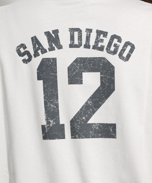 niko and...(ニコアンド)の「カレッジプリントTシャツ(Tシャツ/カットソー・レディース・ライトグレー/ベージュ/オフホワイト/チャコール・MEDIUM/LARGE)」の7枚目の写真