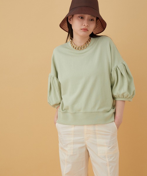 ADAM ET ROPE'(アダムエロペ)の「パワーショルダートレーナー(Tシャツ/カットソー・レディース・カーキ/スミクロ/キナリ・FREE)」の1枚目の写真