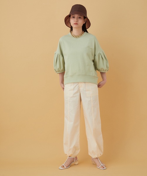 ADAM ET ROPE'(アダムエロペ)の「パワーショルダートレーナー(Tシャツ/カットソー・レディース・カーキ/スミクロ/キナリ・FREE)」の7枚目の写真