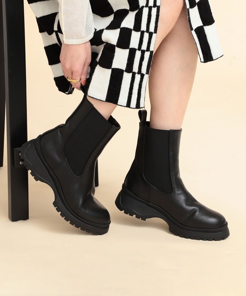 Ray BEAMS(レイビームス)の「Ray BEAMS / チャンキーソール ブーツ(ブーツ・レディース・ブラック・23.5cm/24.5cm/23.0cm/24.0cm)」の2枚目の写真