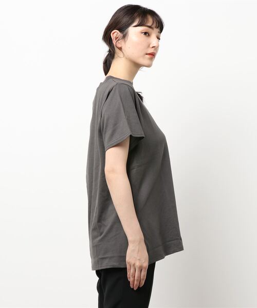 prose verse(プロズヴェール)の「ローマの休日シネマTシャツ(Tシャツ/カットソー・レディース・チャコールグレー/オフホワイト・フリ-)」の4枚目の写真