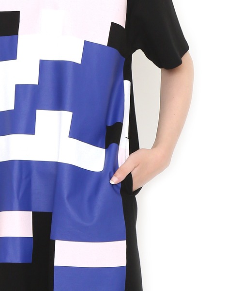 Design Tshirts Store graniph(デザイン ティーシャツ ストア グラニフ)の「勇者(ドラゴンクエスト)|コラボワンピース(ワンピース・レディース・ブラック・FREE)」の2枚目の写真
