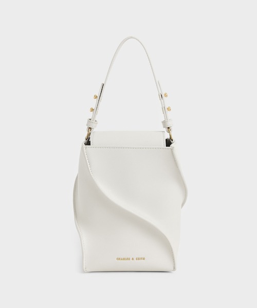CHARLES & KEITH（チャールズ & キース）の「スカルプチャー バケットバッグ /  Sculptural Bucket Bag（ショルダーバッグ・レディース・ブラック/ブルー/オフホワイト・M）」の2枚目の写真