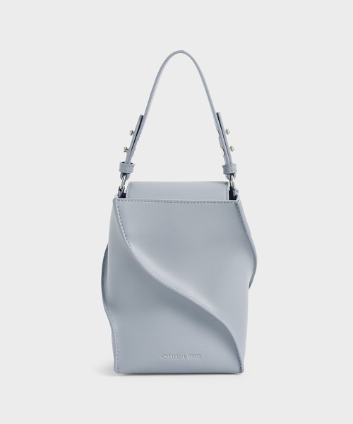 CHARLES & KEITH（チャールズ & キース）の「スカルプチャー バケットバッグ /  Sculptural Bucket Bag（ショルダーバッグ・レディース・ブラック/ブルー/オフホワイト・M）」の3枚目の写真
