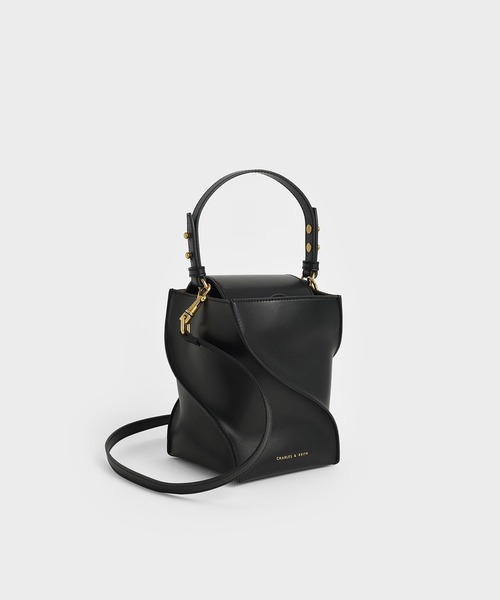 CHARLES & KEITH（チャールズ & キース）の「スカルプチャー バケットバッグ /  Sculptural Bucket Bag（ショルダーバッグ・レディース・ブラック/ブルー/オフホワイト・M）」の8枚目の写真