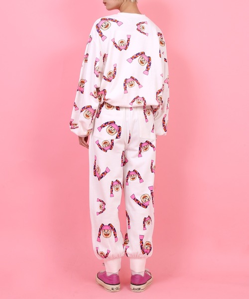 PUNYUS（プニュズ）の「NAOMIチャン総柄スウェット（スウェット・レディース・ホワイト・4/2/3/1）」の11枚目の写真