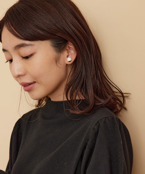 SALON adam et rope'（サロン アダム エ ロペ）の「セラミックイヤリング（イヤリング・レディース・チャコールグレー/ホワイト/グリーン・FREE）」の9枚目の写真