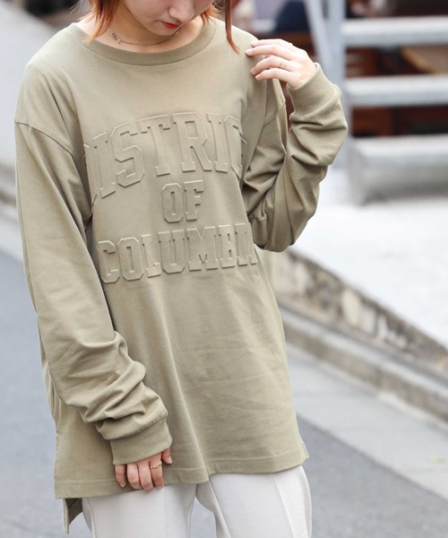 HONEYSUCKLE ROSE（ハニーサックルローズ）の「【HONEYSUCKLE ROSE】カレッジエンボスロゴロンＴ（Tシャツ/カットソー・レディース・ホワイト/オフホワイト/オリーブ/ブルー/ダークグレー/ライトベージュ・M/L）」の6枚目の写真