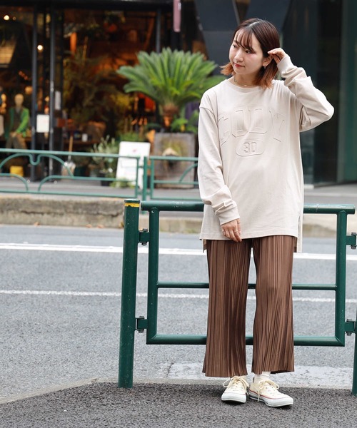 HONEYSUCKLE ROSE（ハニーサックルローズ）の「【HONEYSUCKLE ROSE】カレッジエンボスロゴロンＴ（Tシャツ/カットソー・レディース・ホワイト/オフホワイト/オリーブ/ブルー/ダークグレー/ライトベージュ・M/L）」の17枚目の写真