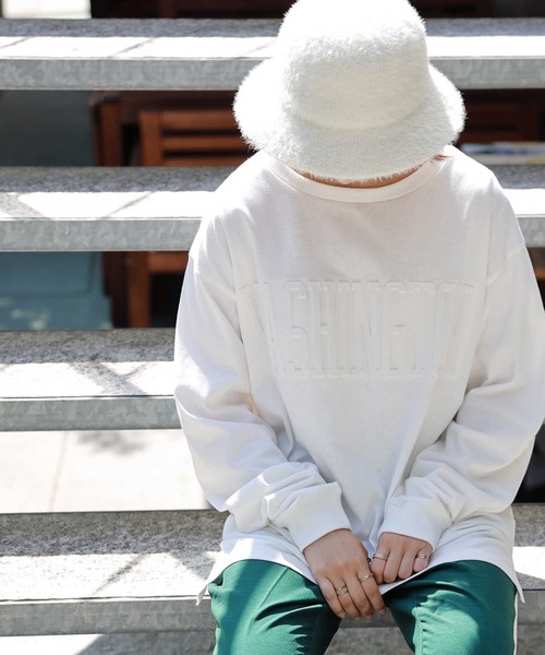 HONEYSUCKLE ROSE（ハニーサックルローズ）の「【HONEYSUCKLE ROSE】カレッジエンボスロゴロンＴ（Tシャツ/カットソー・レディース・ホワイト/オフホワイト/オリーブ/ブルー/ダークグレー/ライトベージュ・M/L）」の10枚目の写真