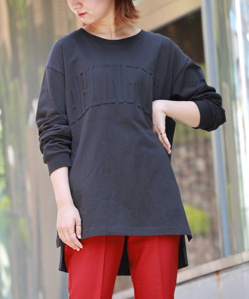 HONEYSUCKLE ROSE（ハニーサックルローズ）の「【HONEYSUCKLE ROSE】カレッジエンボスロゴロンＴ（Tシャツ/カットソー・レディース・ホワイト/オフホワイト/オリーブ/ブルー/ダークグレー/ライトベージュ・M/L）」の13枚目の写真