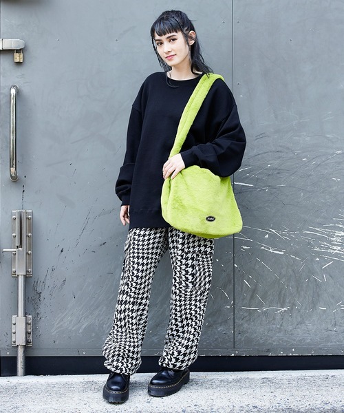 X-girl（エックスガール）の「FUR SHOULDER BAG（ショルダーバッグ・レディース・ブラック/ベージュ/ライトグリーン・ONE SIZE）」の9枚目の写真