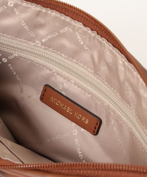 MICHAEL KORS（マイケルコース）の「REGINA クラッチバッグ ラージ（クラッチバッグ・レディース・ブラウン系・FREE）」の4枚目の写真