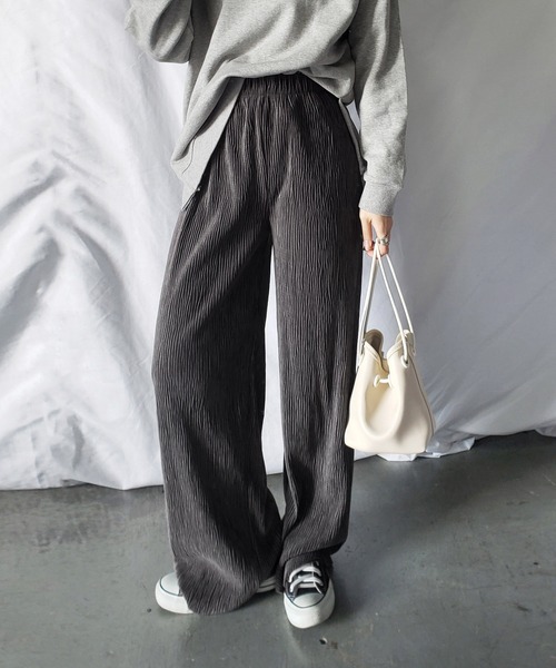 me+em select（ミームセレクト）の「楊柳ベロアハイウエストストレートワイドパンツ（その他パンツ・レディース・ブラック/ブラウン/グレー/アイボリー・MEDIUM/LARGE）」の4枚目の写真