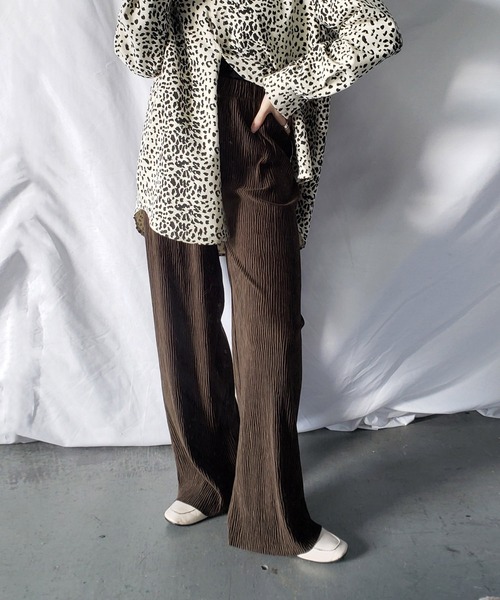 me+em select（ミームセレクト）の「楊柳ベロアハイウエストストレートワイドパンツ（その他パンツ・レディース・ブラック/ブラウン/グレー/アイボリー・MEDIUM/LARGE）」の15枚目の写真