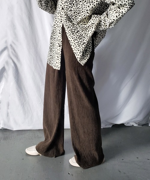 me+em select（ミームセレクト）の「楊柳ベロアハイウエストストレートワイドパンツ（その他パンツ・レディース・ブラック/ブラウン/グレー/アイボリー・MEDIUM/LARGE）」の13枚目の写真
