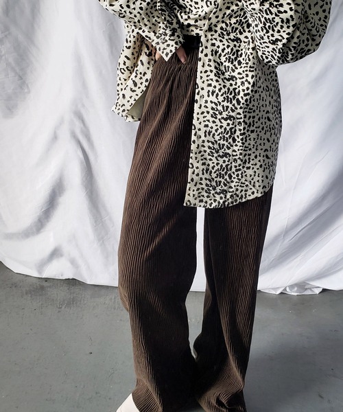 me+em select（ミームセレクト）の「楊柳ベロアハイウエストストレートワイドパンツ（その他パンツ・レディース・ブラック/ブラウン/グレー/アイボリー・MEDIUM/LARGE）」の6枚目の写真