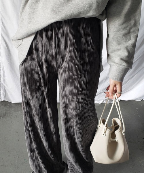 me+em select（ミームセレクト）の「楊柳ベロアハイウエストストレートワイドパンツ（その他パンツ・レディース・ブラック/ブラウン/グレー/アイボリー・MEDIUM/LARGE）」の8枚目の写真