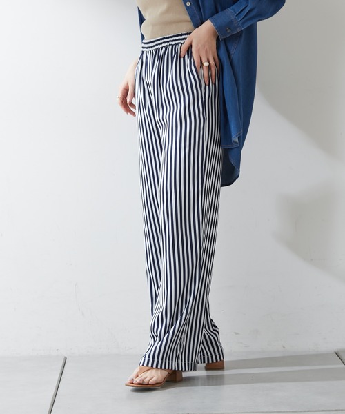 SHENERY（シーナリー）の「サテンストライプイージーパンツ（その他パンツ・レディース・ネイビー/レッド・FREE）」の4枚目の写真