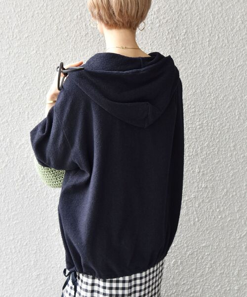 SHIPS any(シップス エニィ)の「SHIPS any:〈ウォッシャブル〉ブークレ フーディー プルオーバー◇(Tシャツ/カットソー・レディース・ブラック/ネイビー・ONE SIZE)」の5枚目の写真