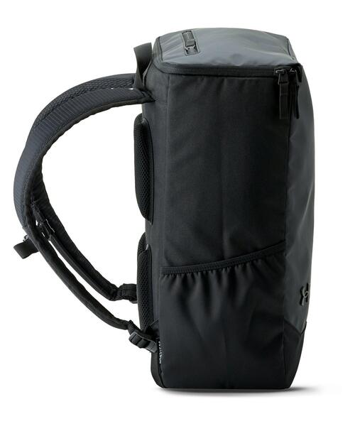 UNDER ARMOUR(アンダーアーマー)の「UAクール ターポリン バックパック3.0 27L(トレーニング/メンズ/レディース)(バックパック/リュック・レディース・ブラック×ライム/ブラック・ONESIZE)」の6枚目の写真
