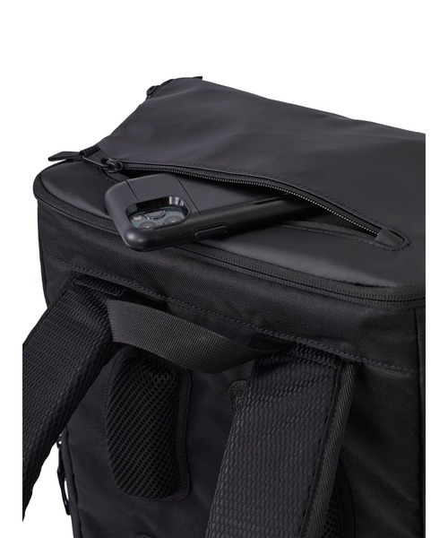 UNDER ARMOUR(アンダーアーマー)の「UAクール ターポリン バックパック3.0 27L(トレーニング/メンズ/レディース)(バックパック/リュック・レディース・ブラック×ライム/ブラック・ONESIZE)」の19枚目の写真