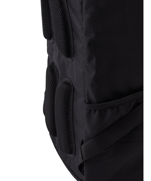 UNDER ARMOUR(アンダーアーマー)の「UAクール ターポリン バックパック3.0 27L(トレーニング/メンズ/レディース)(バックパック/リュック・レディース・ブラック×ライム/ブラック・ONESIZE)」の20枚目の写真
