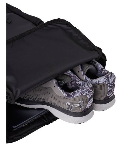 UNDER ARMOUR(アンダーアーマー)の「UAクール ターポリン バックパック3.0 27L(トレーニング/メンズ/レディース)(バックパック/リュック・レディース・ブラック×ライム/ブラック・ONESIZE)」の19枚目の写真