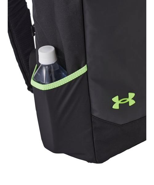UNDER ARMOUR(アンダーアーマー)の「UAクール ターポリン バックパック3.0 27L(トレーニング/メンズ/レディース)(バックパック/リュック・レディース・ブラック×ライム/ブラック・ONESIZE)」の14枚目の写真